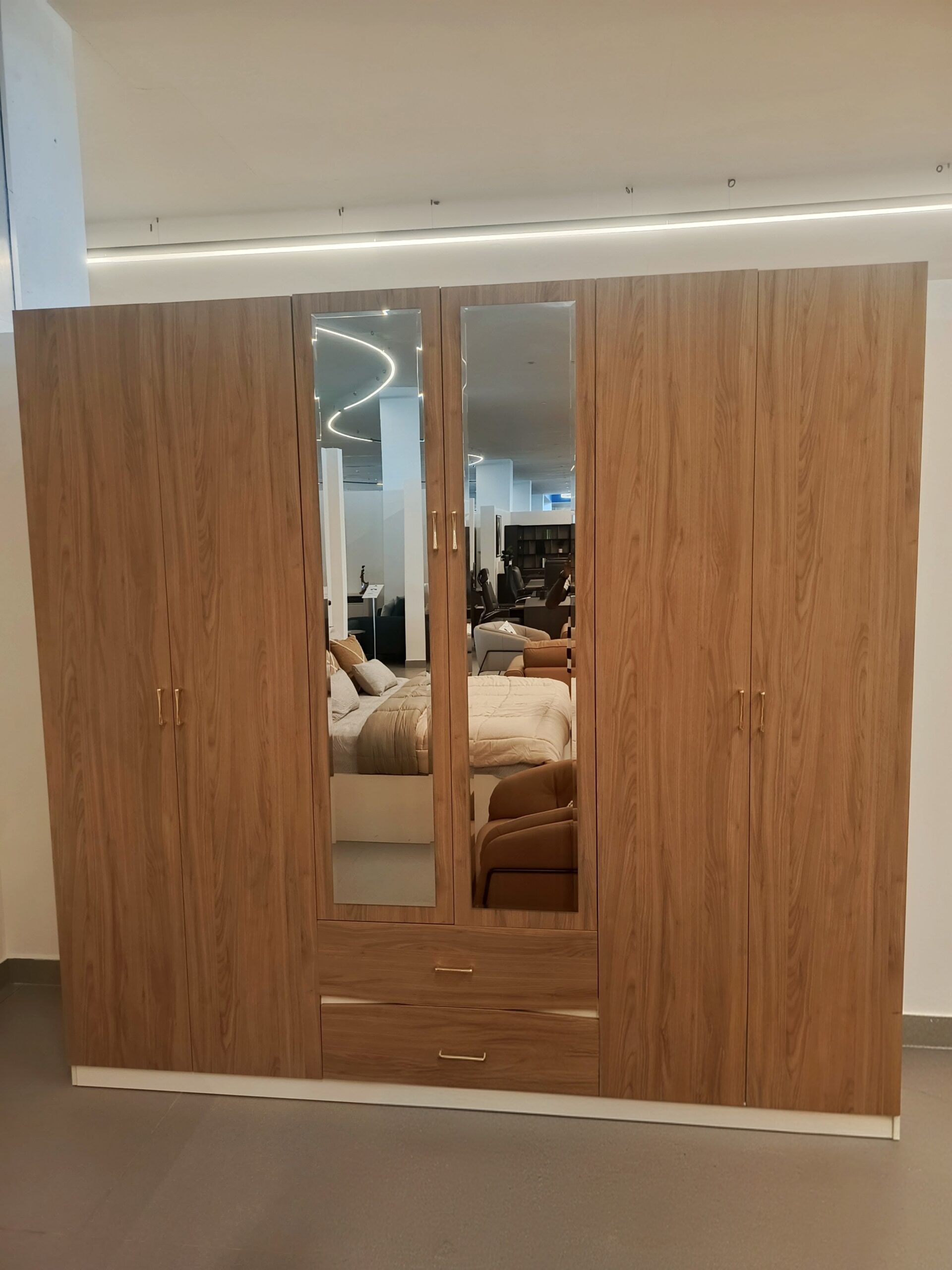 Haufcuts wardrobe