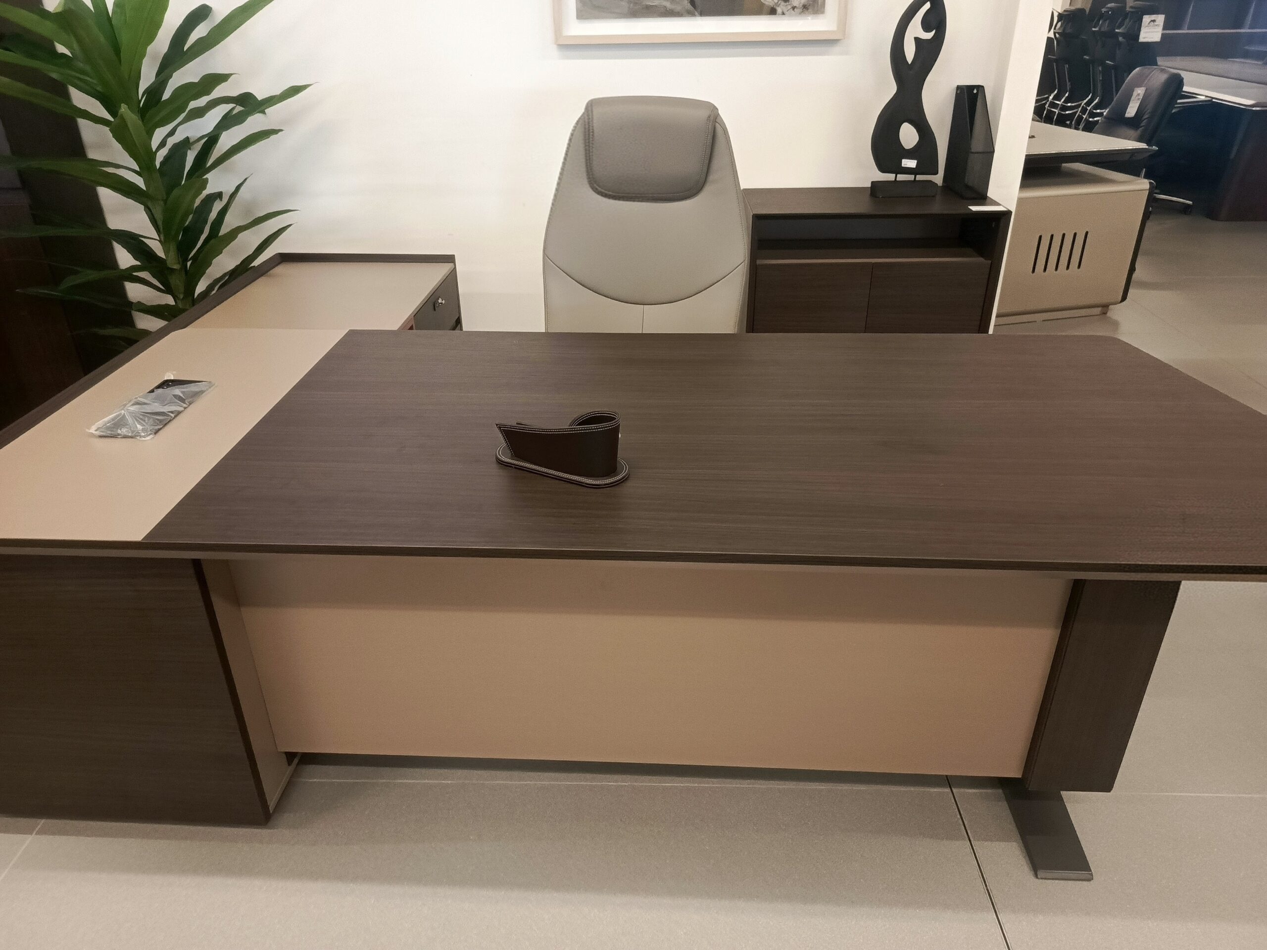 Haufcuts Office Desk