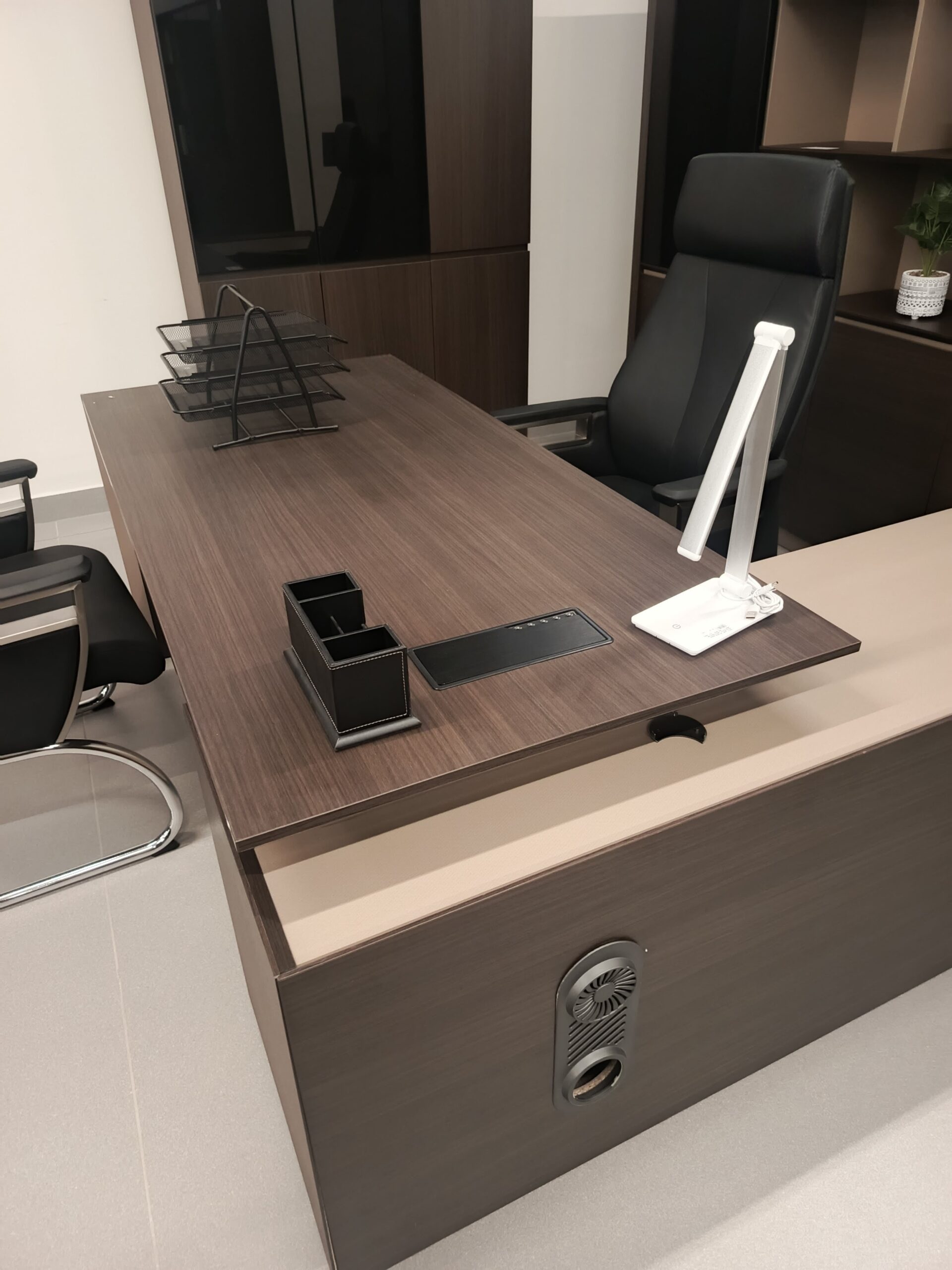 Haufcuts Office Desk